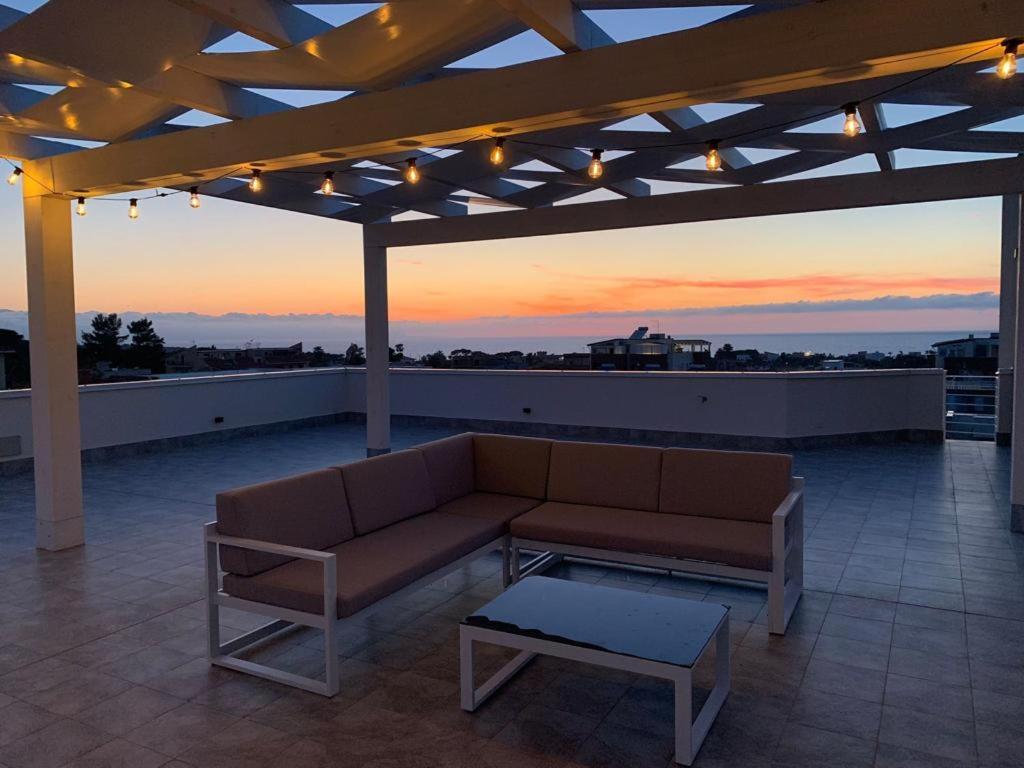 Terrace Ini Leilighet Terrasini Eksteriør bilde
